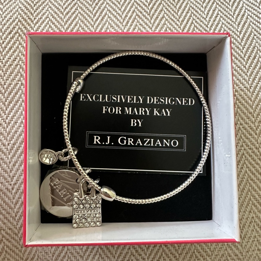New Mary Kay Adjustable Silver Bracelet w/ Charms